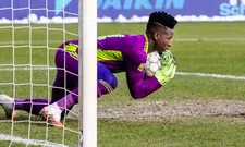 Thumbnail for article: 'Lachwekkend' Ajax en 'belachelijke' Onana: 'Pilletje van vrouw, lik mijn reet'