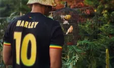 Thumbnail for article: Ajax presenteert langverwacht 'Bob Marley-shirt' en legt eigen fanshop plat