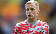 Thumbnail for article: 'Van de Beek was dichtbij binnenlandse huurtransfer, Solskjaer blokkeert overstap'