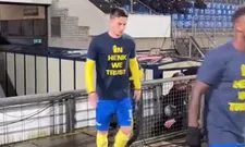 Thumbnail for article: 'In Henk we trust': Cambuur-spelers komen met speciale shirts het veld op