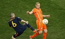 Thumbnail for article: 'Alle Oranje-spelers trokken wit weg, maar Sneijder stond te dansen op Hazes'