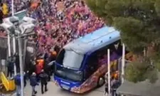 Thumbnail for article: Groots onthaal voor spelersbus Barça Femení, Camp Nou uitverkocht voor El Clásico