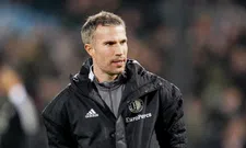 Thumbnail for article: 'Van Persie krijgt rol bij United, maar ondervindt problemen met werkvergunning'