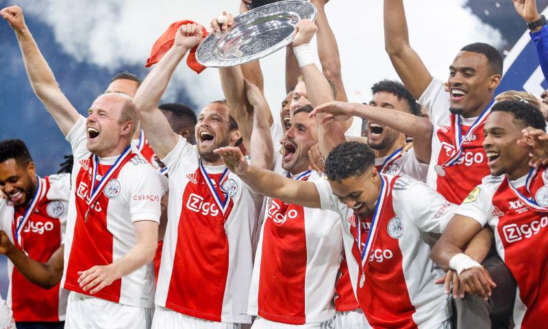 Nieuw Ajax-thuisshirt lekt uit: niet langer het oude logo, gouden accenten