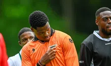 Thumbnail for article: Knipoog Dumfries na training met Smitshoek-shirt: 'Daarom speelde ik al in oranje'