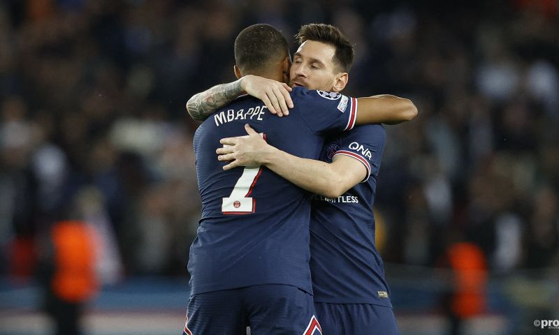 Mbappé en Messi prijken op de covers in aanloop naar de WK-finale