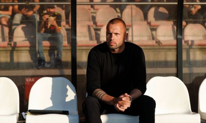 Is Heitinga al klaar om hoofdtrainer van de Ajax-hoofdmacht te worden? 'Ja'