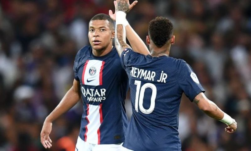 PSG begint met Mbappé en Neymar tegen Strasbourg