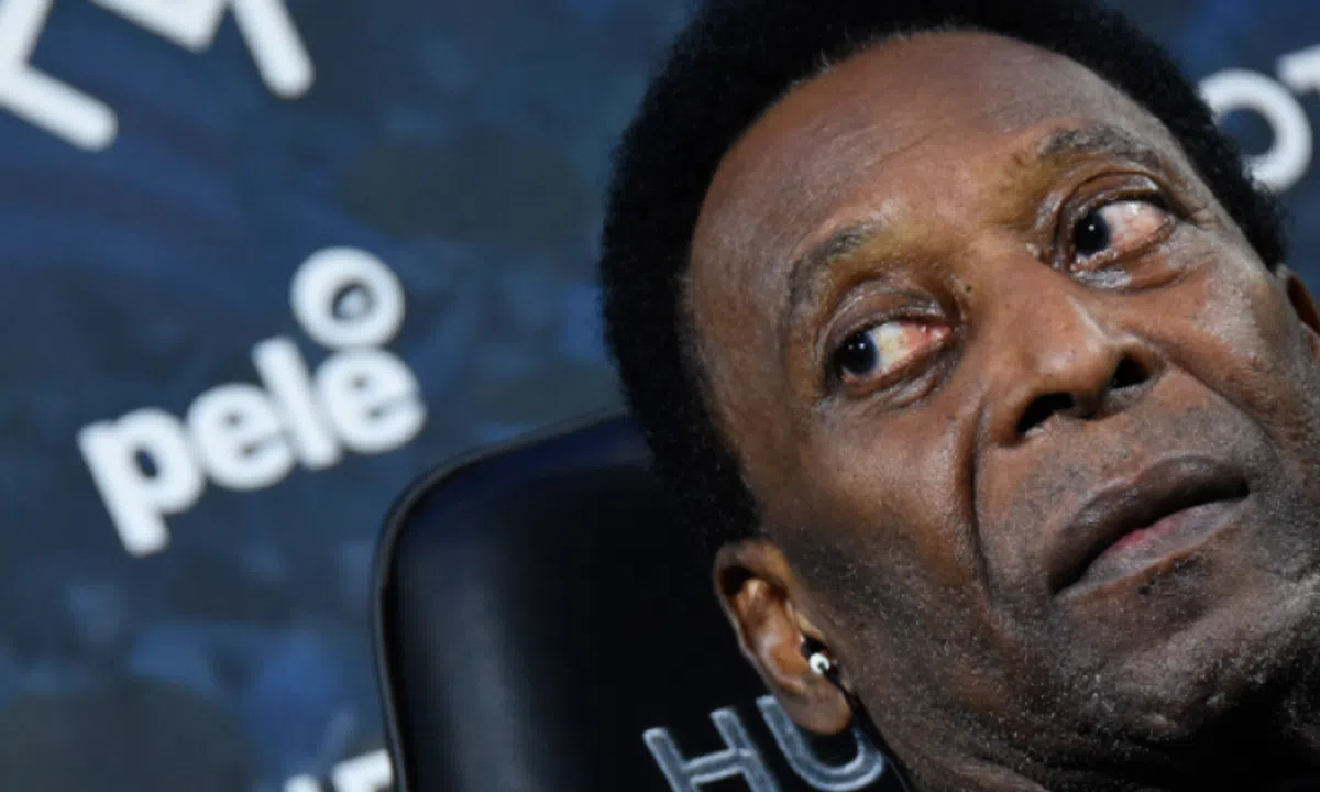 Wereldwijde voorpagina's staan in het teken van voetbalicoon Pelé