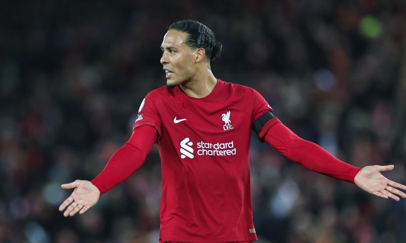 Van Dijk krijgt ervan langs in Engeland