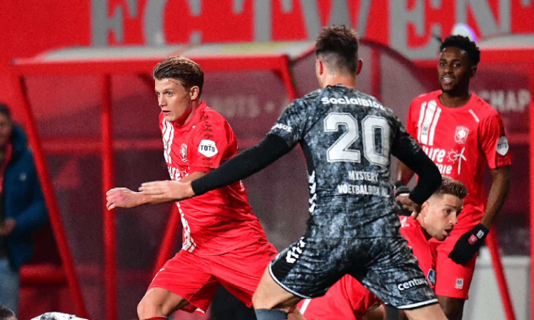 FC Twente wint van FC Emmen