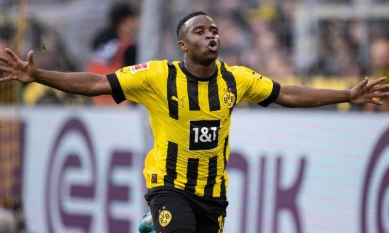 'Moukoko kan Dortmund inruilen voor monstersalaris in Engeland'