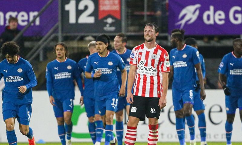  PSV bekert verder ten koste van Sparta