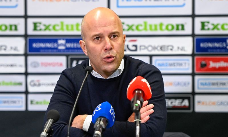 Slot prijst Van den Belt: 'Veel clubs zitten achter hem aan, weet ik toevallig'