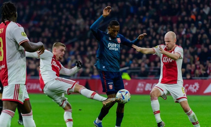 Tiental Ajax pakt punt: 'Twente heeft zichzelf tekort gedaan'