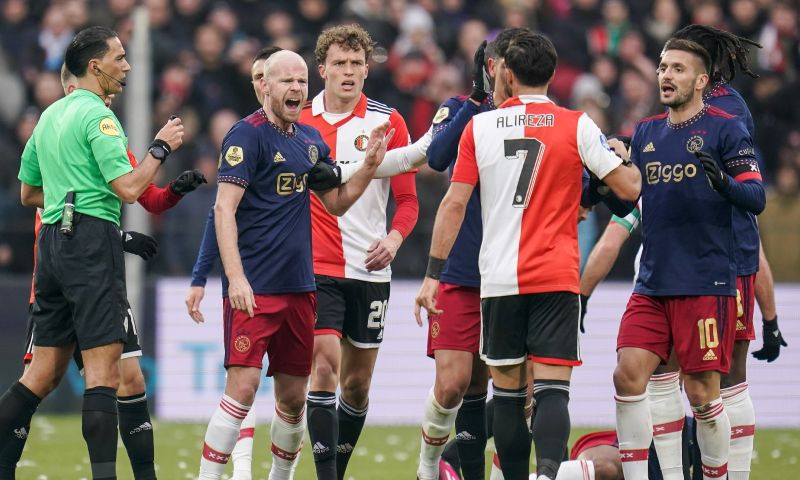 Ajax en Feyenoord in evenwicht na Klassieker