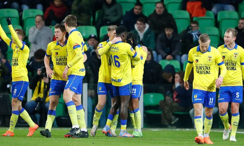 Groningen hekkensluiter: Cambuur wint gestaakte kelderkraker