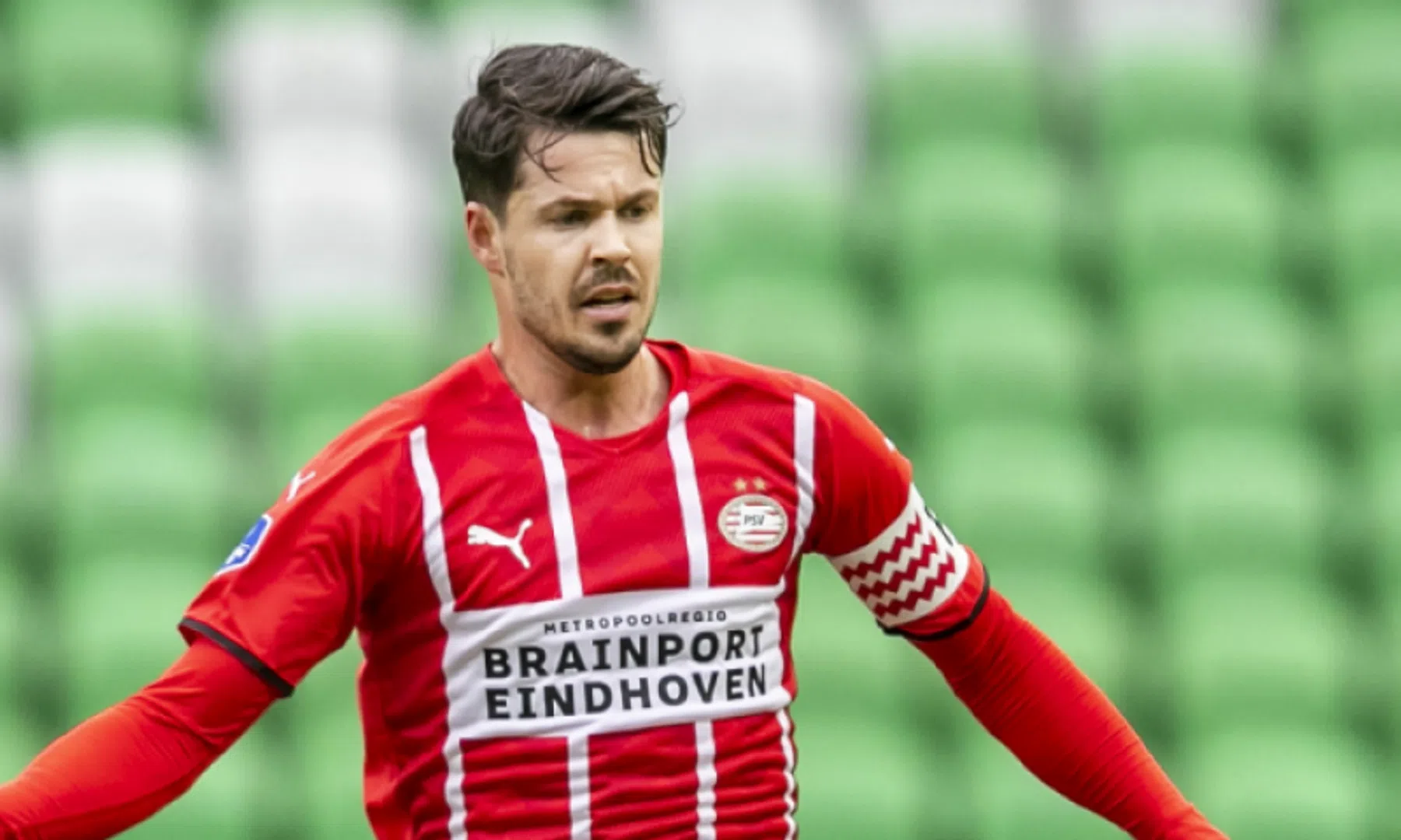 Vitesse en PSV zijn nog in volle onderhandelingen voor Van Ginkel