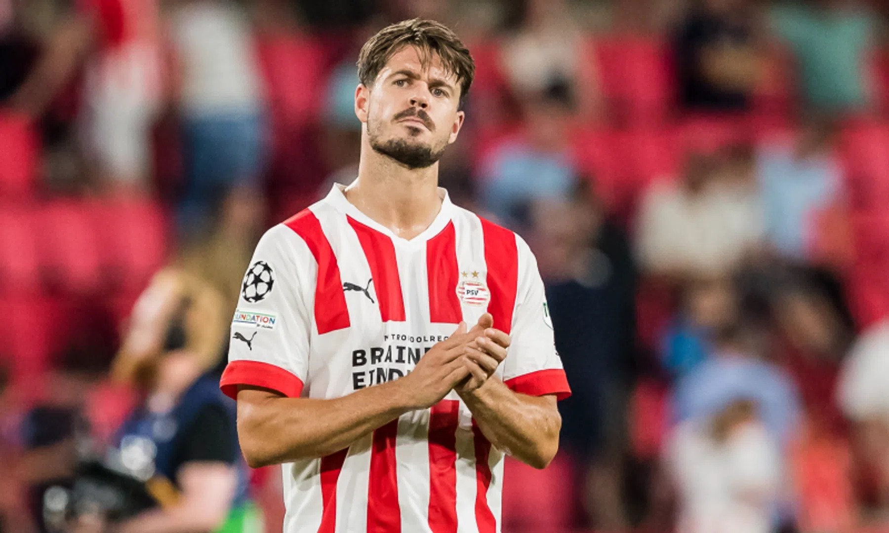 Brands en opgeluchte Van Ginkel reageren op late deal PSV en Vitesse