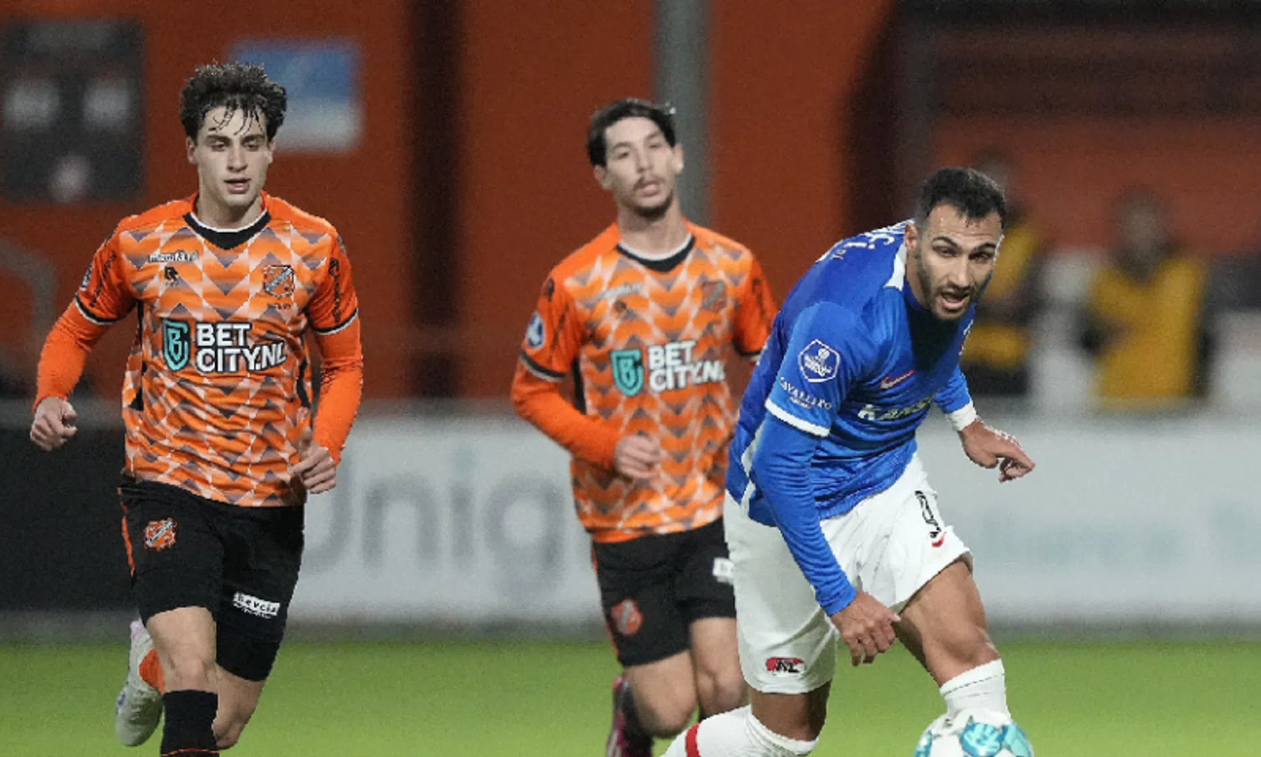 AZ en FC Volendam houden het op 1-1