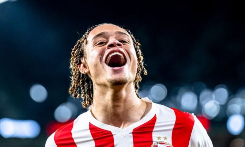 Een en al lof voor Simons: 'Is in potentie de enige wereldtopper in de Eredivisie'