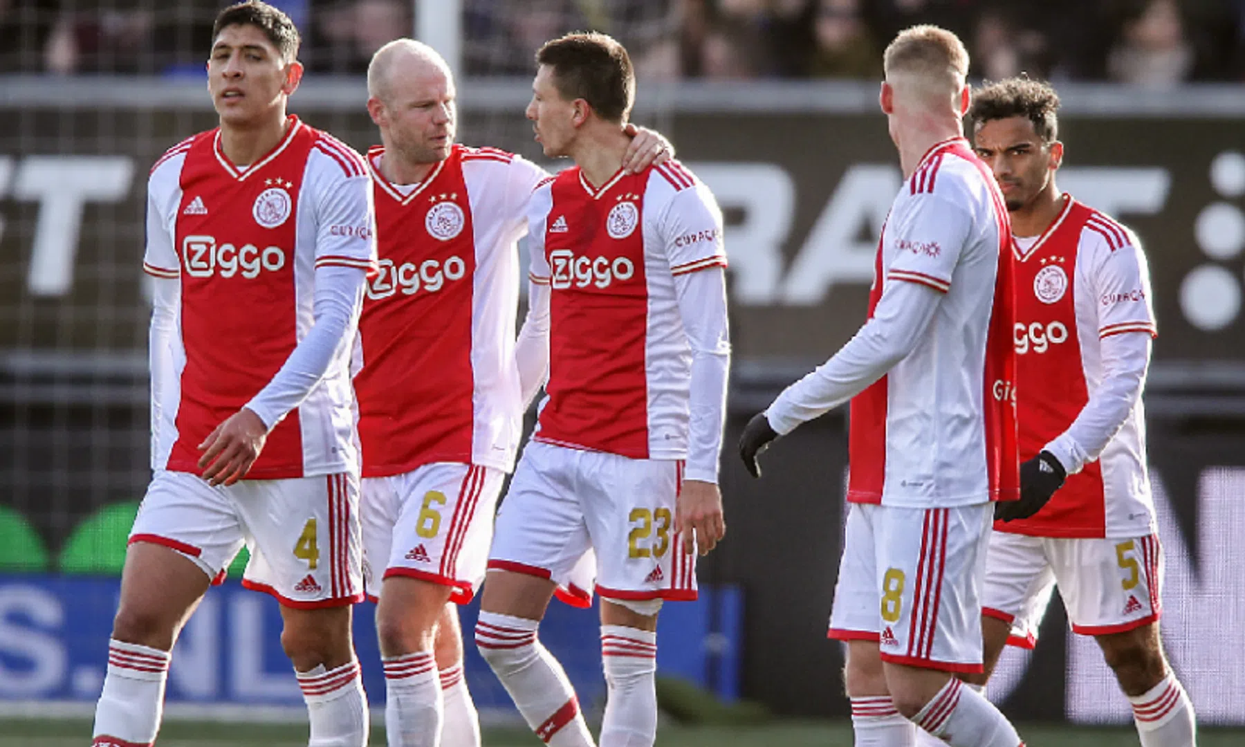 Ajax blaast titelstrijd weer nieuw leven in met zege op Cambuur