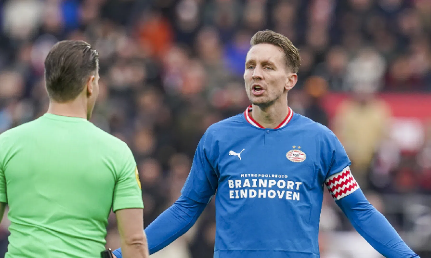 De Jong is niet blij met scheidsrechter Danny Makkelie