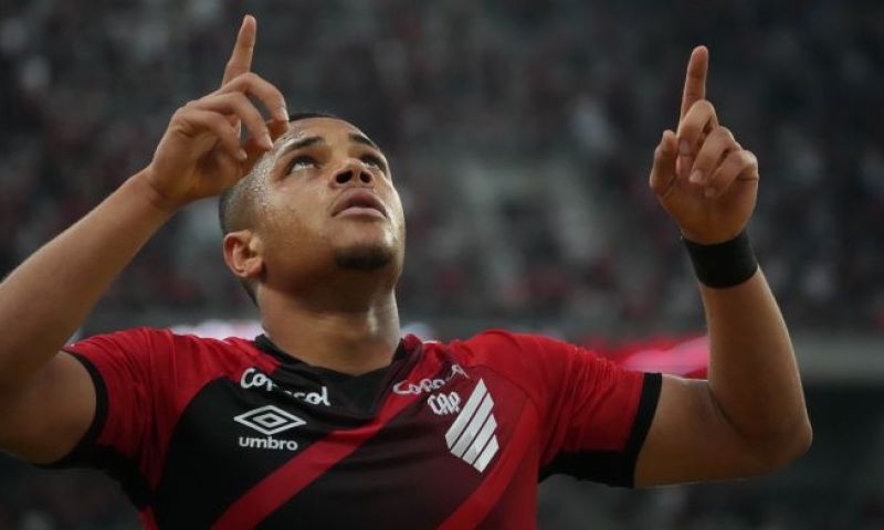 'Barcelona will Vitor Roque inlijven'