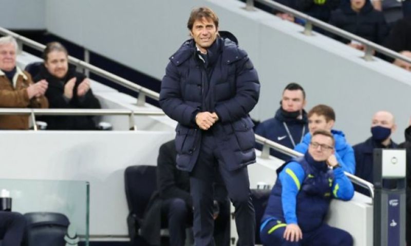 Conte is weer terug bij Spurs na zijn galblaasoperatie