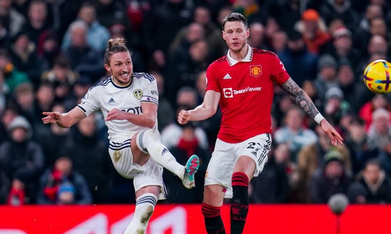 Weghorst wordt met de grond gelijk gemaakt na duel Manchester United - Leeds