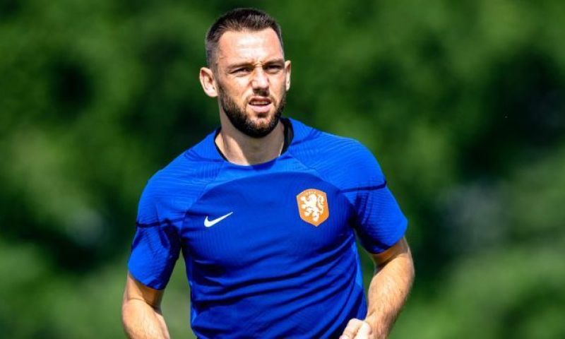 De Vrij in gesprek over nieuw contract