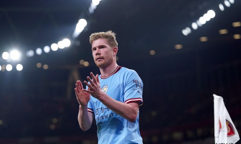 Geweldig! De Bruyne reageert gevat op bier-incident tegen Arsenal: 'Beer anyone?'