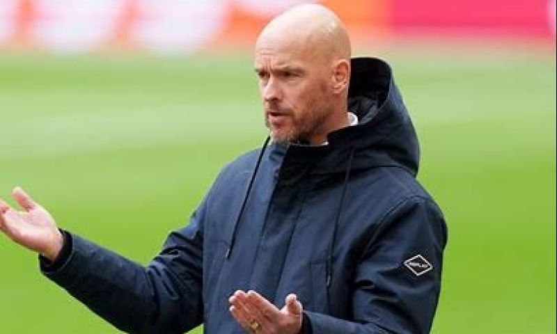 Ten Hag houdt zich nog niet bezig met titelstrijd