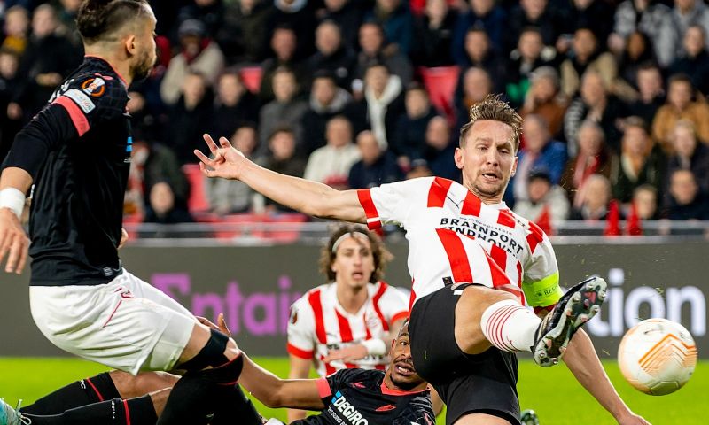 LIVE: PSV hoopt tegen Sevilla op wonder in Eindhoven