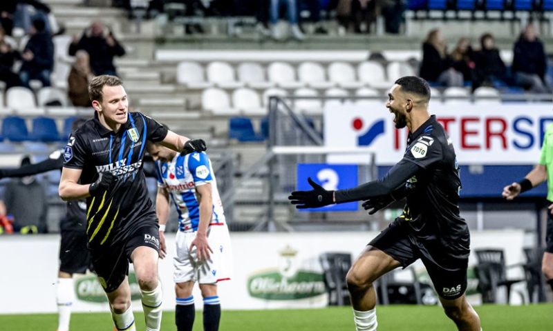 RKC wint slag om achtste plaats: Heerenveen snijdt zich in vingers