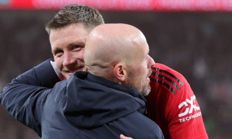 Ten Hag onderkent kwaliteiten: 'Wout een van de beste spelers op het veld'