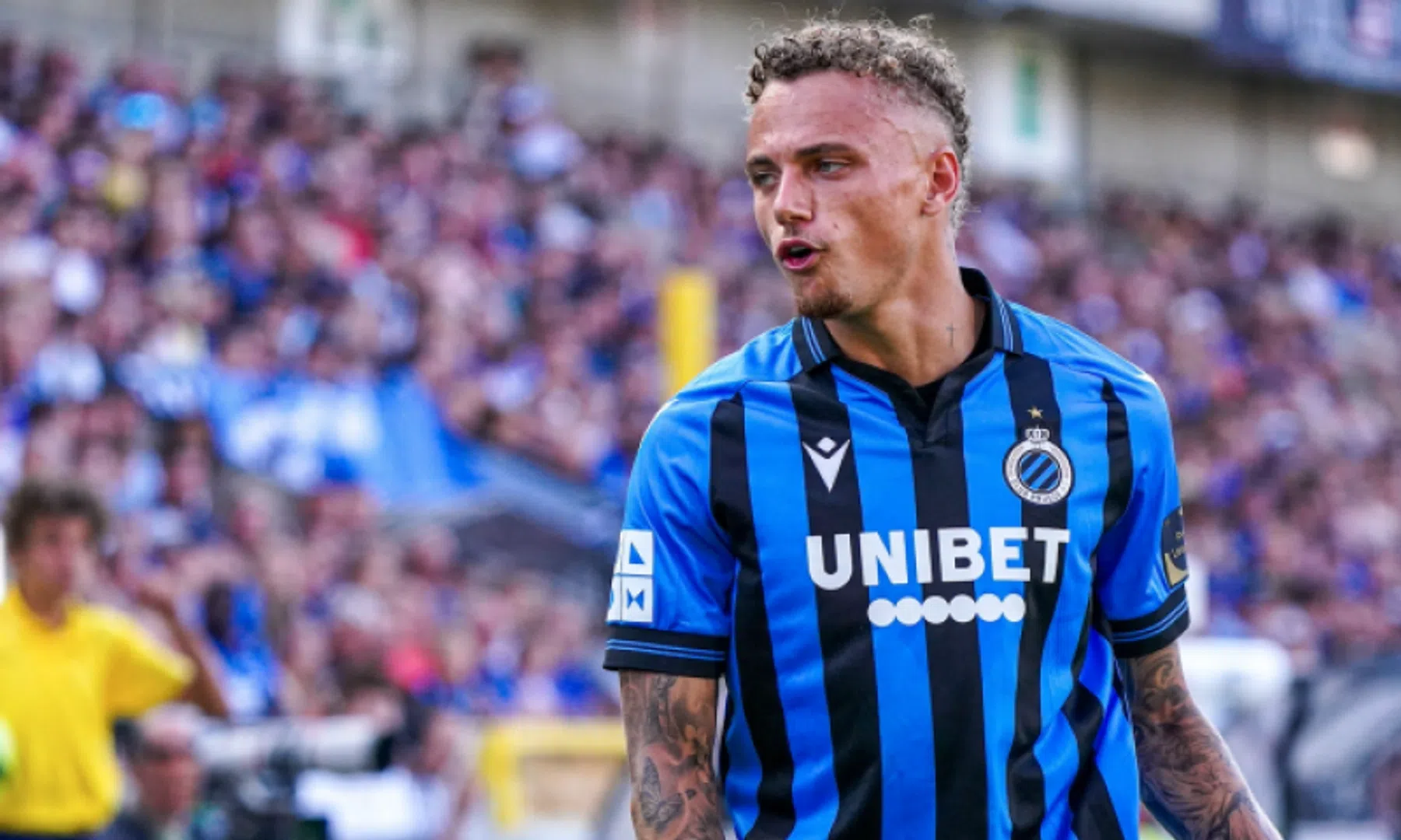 Lang (Club Brugge) tegen camera: 