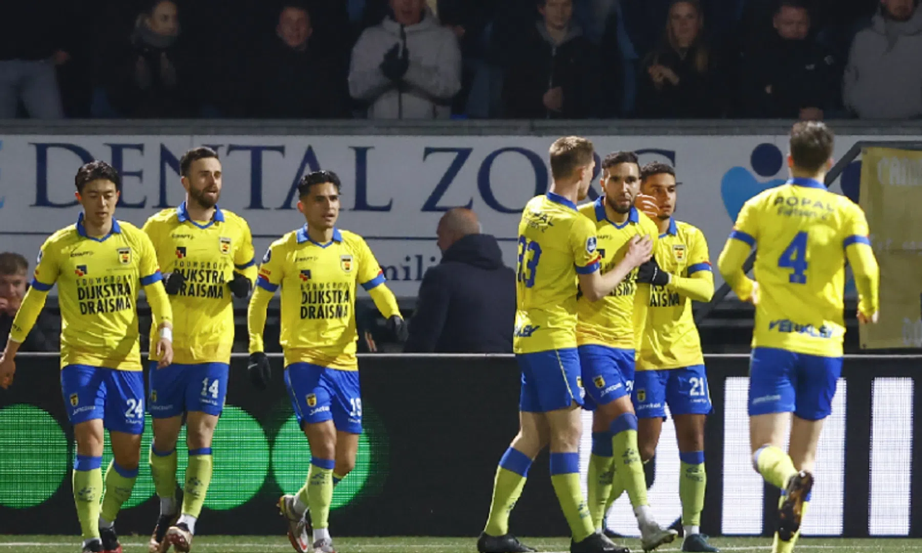 Noodlijdend Cambuur doet weer helemaal mee na 4-1 overwinning