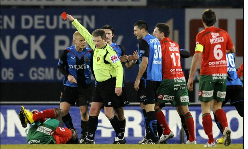 KV Oostende COO Theys ziet Rode kaart als middel om belastingen te heffen