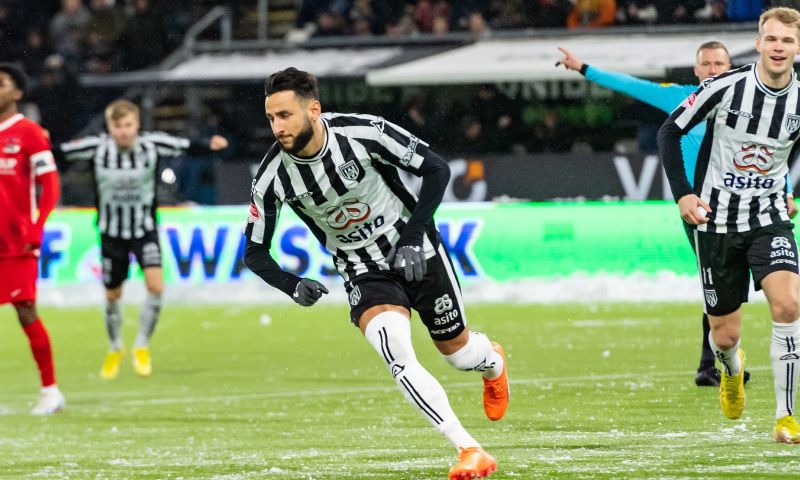 Heracles Almelo blijft in spoor PEC Zwolle