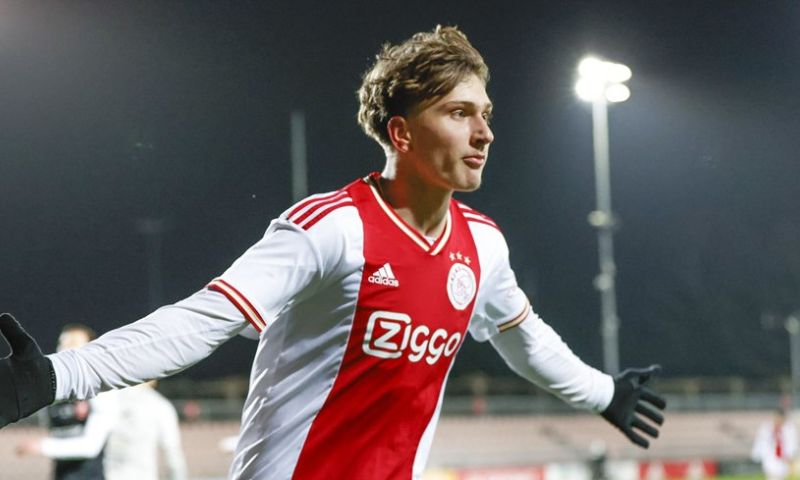 Ajax strikt Belgisch talent: 'Qua potentie tussen Trossard en Hazard'