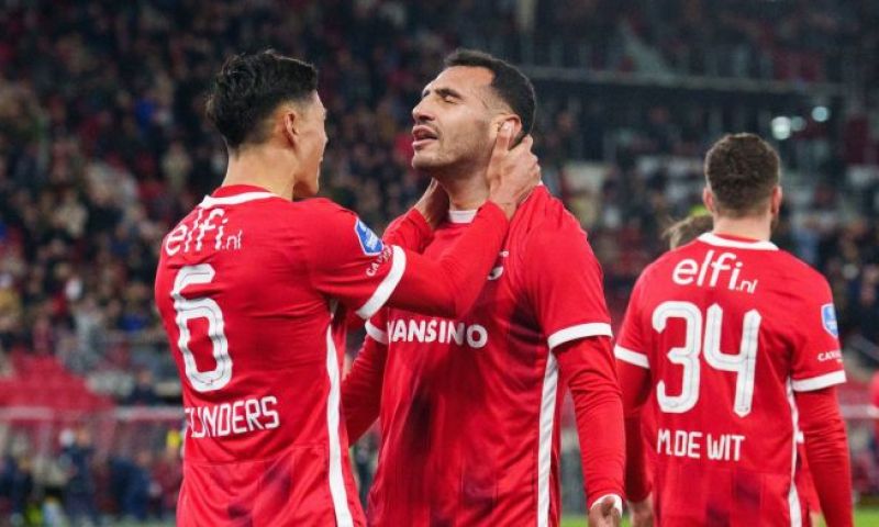 Pavlidis getipt als topscorer: 'Kan zo vier man het bos insturen'