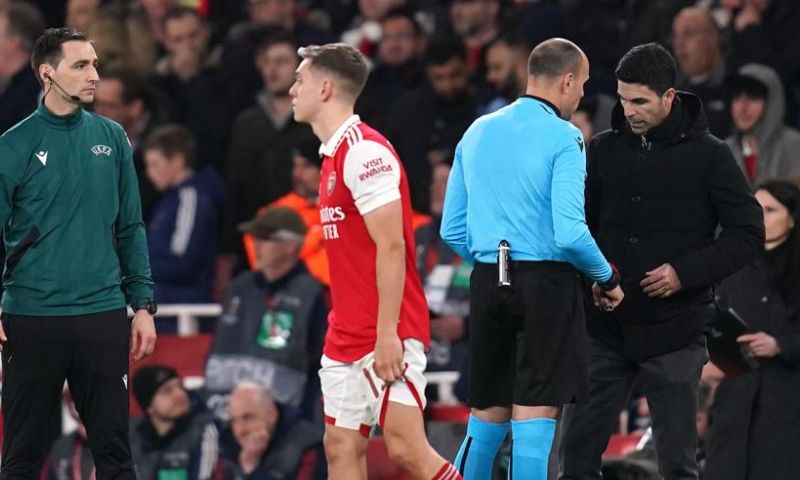 Exit Trossard, Sporting rekent met Arsenal af na strafschoppen 