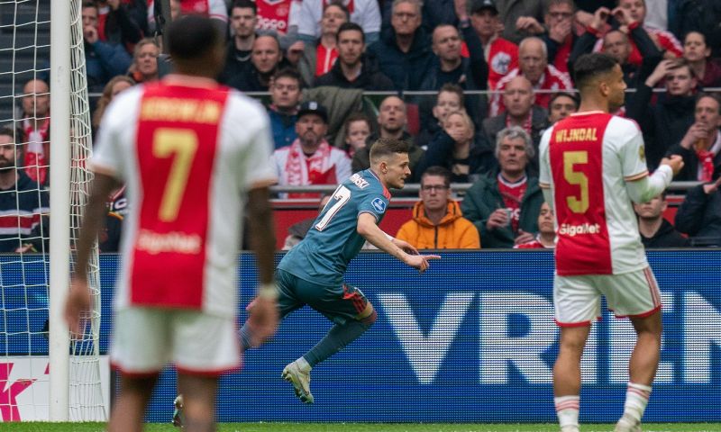 LIVE: koploper Feyenoord op bezoek bij Ajax in De Klassieker