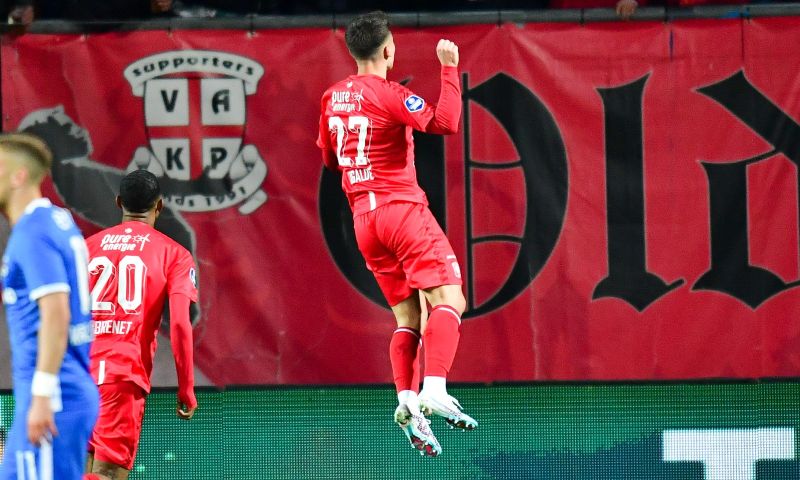 Na PSV profiteert AZ ook niet van Ajax-nederlaag: Twente wint dankzij Ugalde