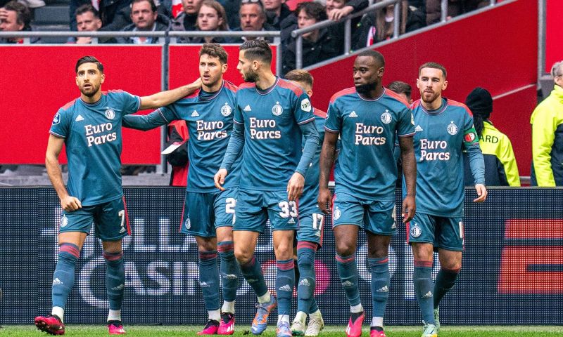 'Slot bouwt een ongekend meesterwerk, alleen Feyenoord heeft recht op de titel'