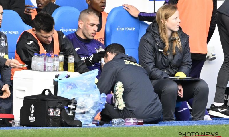 Anderlecht-spits Slimani valt uit met blessure 