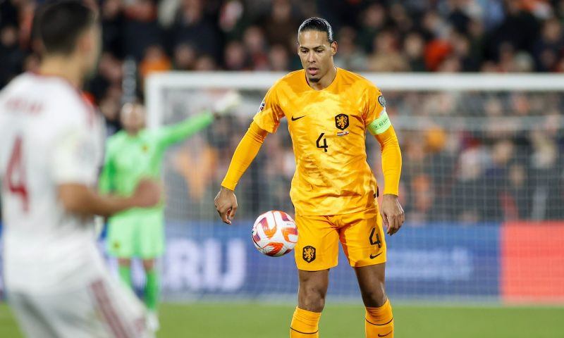 Van Dijk reageert op kritiek Van Basten en Gullit: 'Dat weten zij als geen ander'