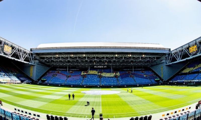 Supporters Vitesse onderbreken vergadering