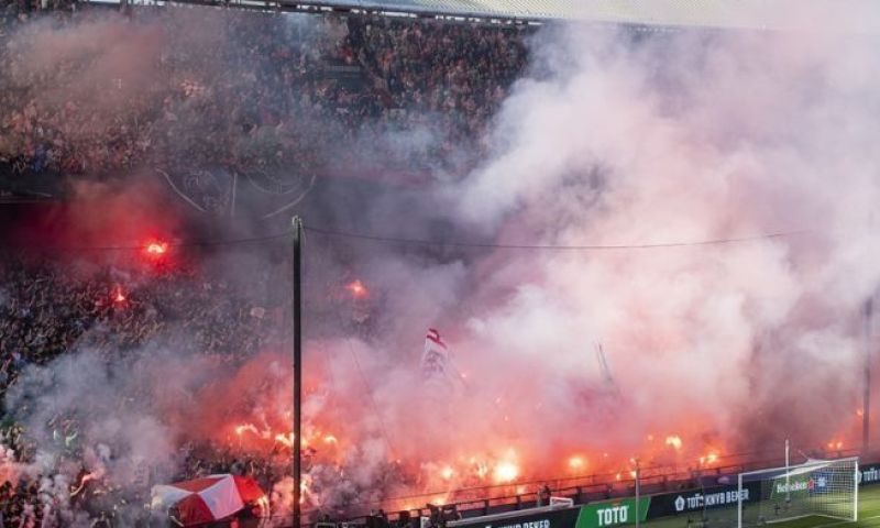 'Topnieuws voor Ajax: PSV volgt Amsterdams voorbeeld niet en heet uitfans welkom'